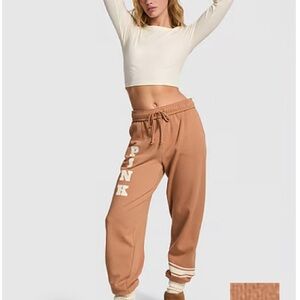 Pink VS Ivy campus sweatpants & cotton tee set